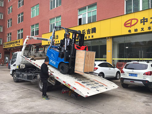 廈門電動叉車公司，銷售比亞迪電動叉車2.5噸一臺