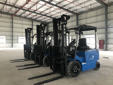 感謝蔡總的大力支持，再次購(gòu)買3+1臺(tái)比亞迪叉車，祝：生意興隆！